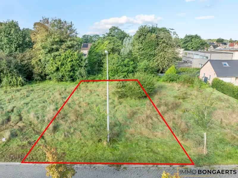 Halfopen Bouwgrond Rustige Locatie
