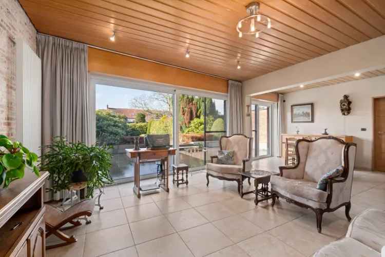 Huis te Koop Roeselare: Instapklare HOB met Garage en Tuin