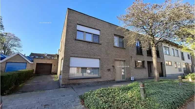 Huis te koop Assebroek 3 slaapkamers grote garage tuin