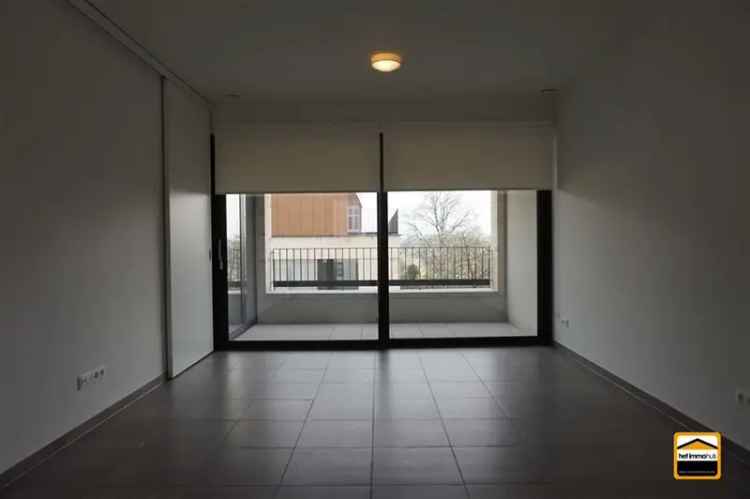 Assistentiewoning te koop: Parkeergelegenheid nabij winkels