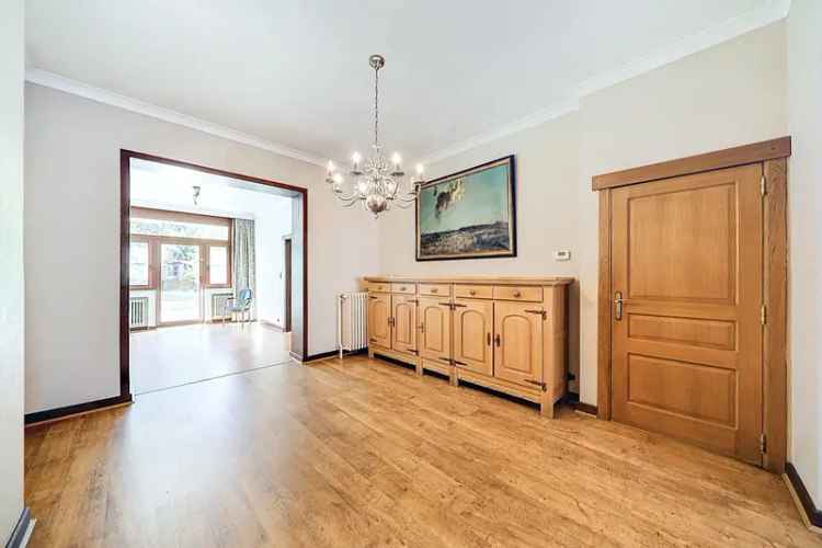 Huis te huur Bel-étage 250m² 5 slaapkamers Grote Tuin Garage