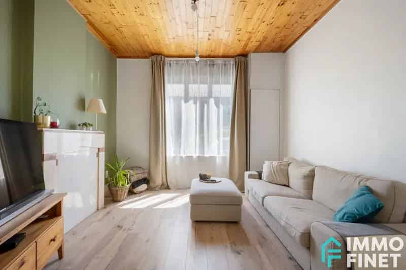 Huis te Koop in Nederbrakel: Karaktervolle Woning met Mogelijkheden