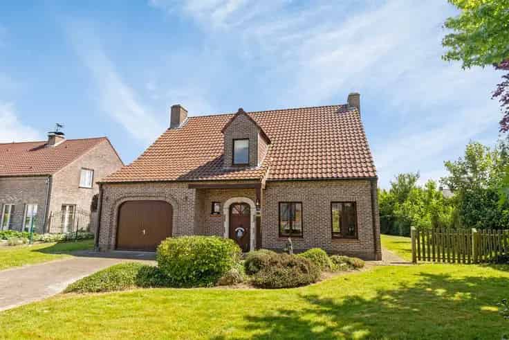 Ruime Fermette Te Koop 4 slaapkamers Grote Tuin