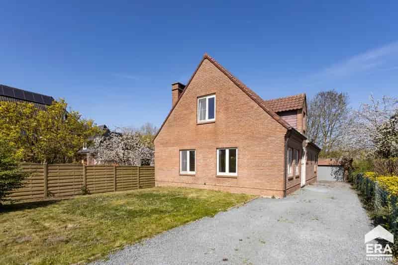 Huis te huur: Open bebouwing met 3 slaapkamers, garage en tuin