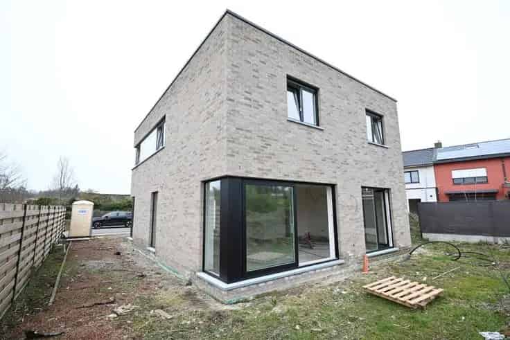 Huis Te Koop Ruime Eengezinswoning 3 slaapkamers 9 Zonnepanelen