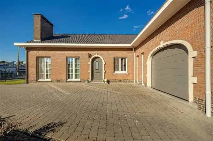 Huis te Koop Heist-op-den-Berg: Laagbouw met Tuin en Garage