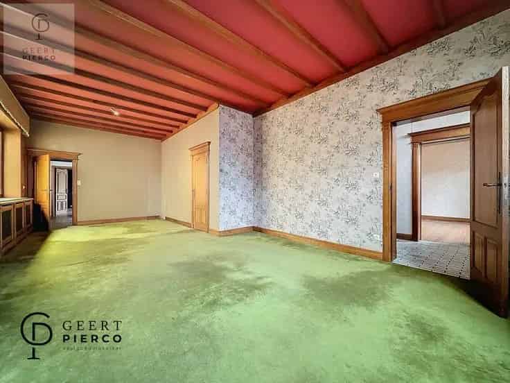 Statige Woning te Montenaken met Ruime Loods