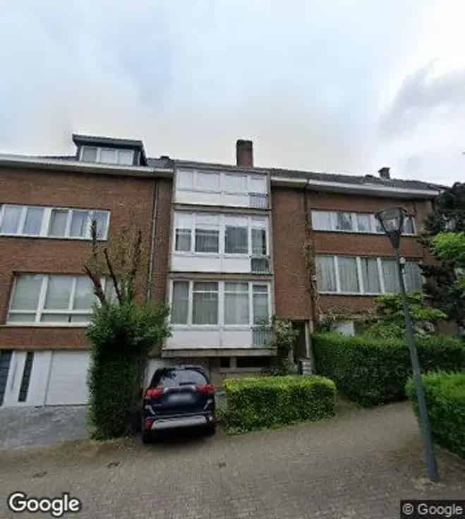 Huis Te Koop met Garage en Tuin - Opbrengsteigendom