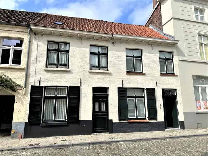 Stijlvolle gerenoveerde stadswoning te koop
