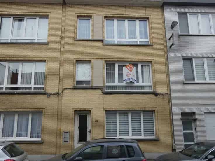 Appartement Te Koop Nabij Winkels en Scholen