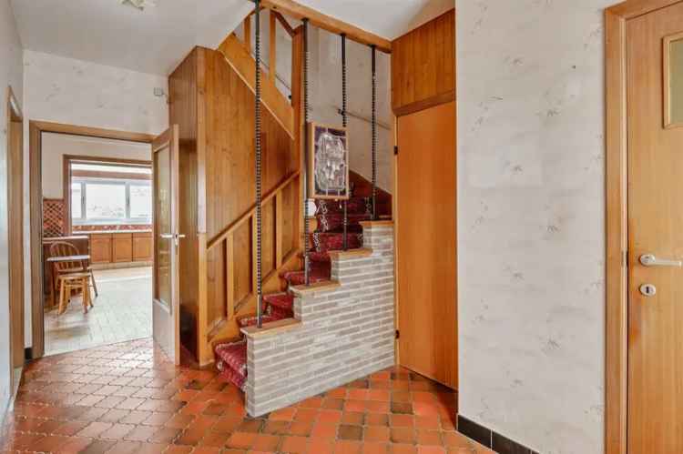 Te moderniseren HOB met 5 slaapkamers te Hoevenen