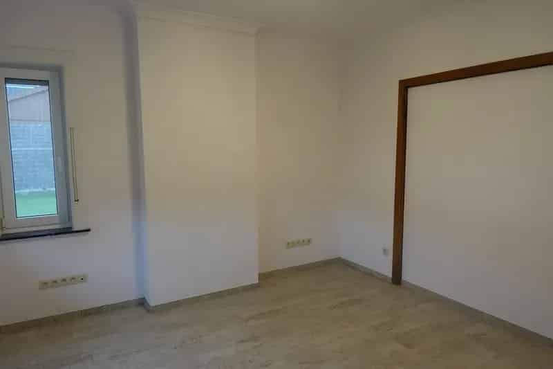 Huis te koop: gerenoveerde woning 3 slaapkamers, garage