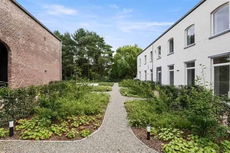 EXCLUSIEF WONEN IN EEN GERESTAUREERDE VIERKANTSHOEVE
