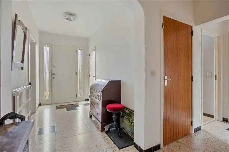 Huis Te Koop Beersel: Viergevelwoning te renoveren