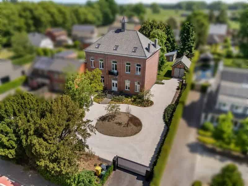 Herenhuis te huur Hoogstraten 6 slaapkamers gerenoveerd