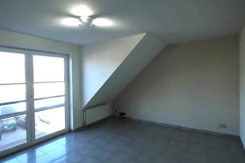 Appartement te huur met terras en garage