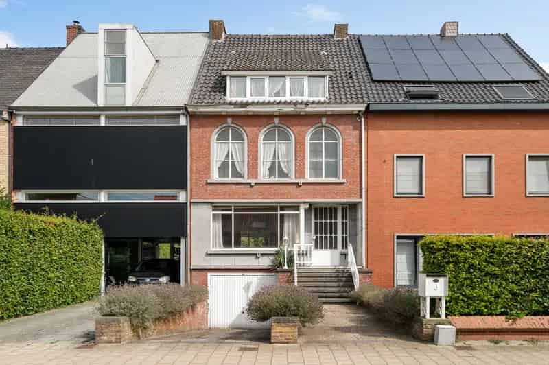Te renoveren gezinswoning 4 slaapkamers garage tuin Turnhout