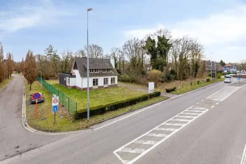 Gerenoveerde 5 Slaapkamer Woning