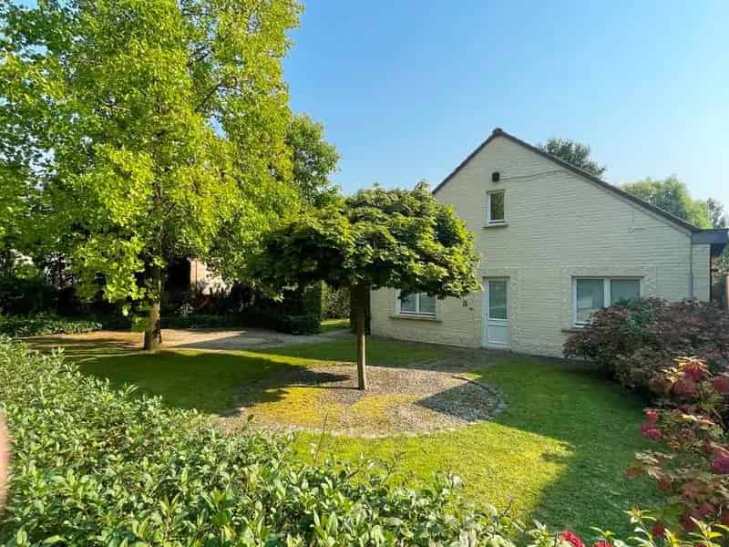 Vrijstaande woning te koop Drongen 3 slaapkamers tuin schuur