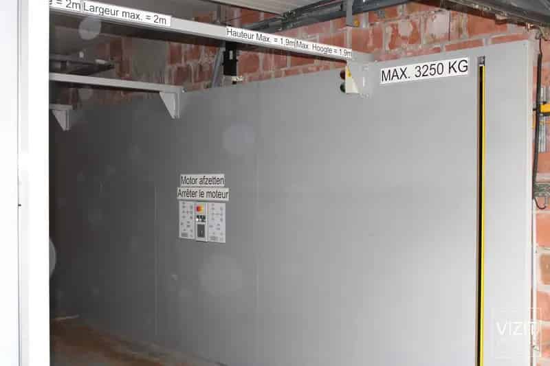 Ondergrondse Parkeerplaatsen Garage met Autolift