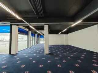 Handelspand te Huur 577m² Court-Saint-Étienne