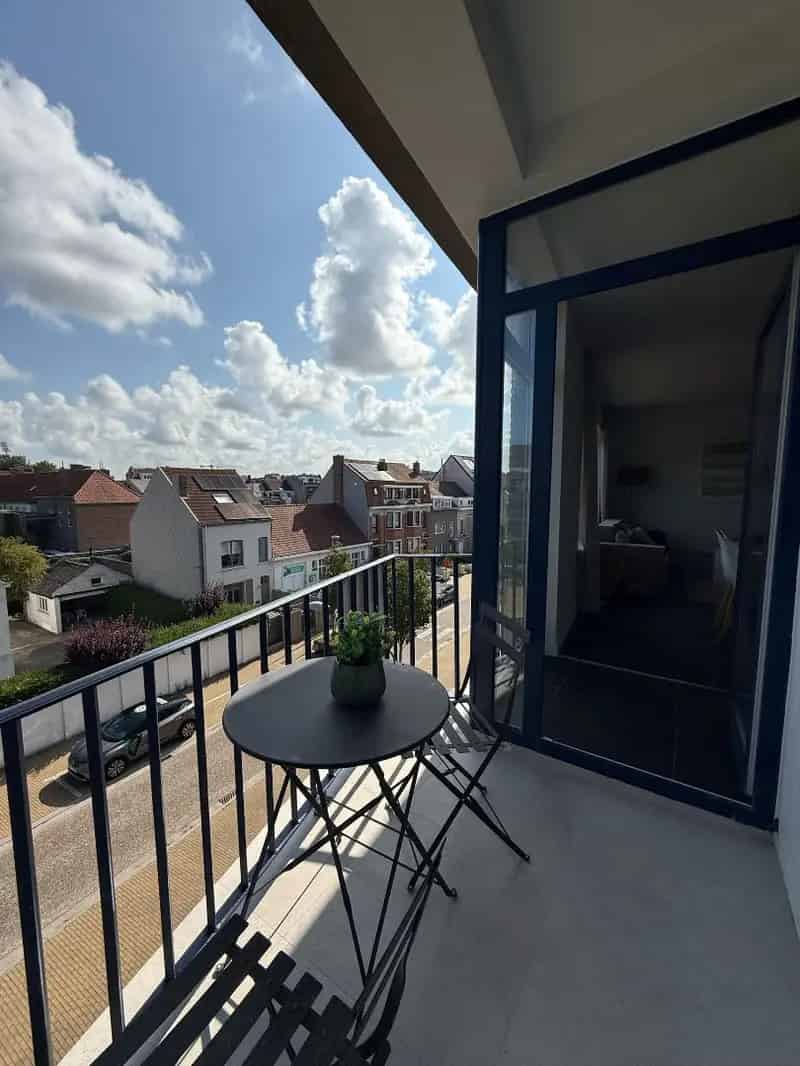 Appartement te huur Mariakerke: Instapklaar gerenoveerd penthouse 2 slaapkamers