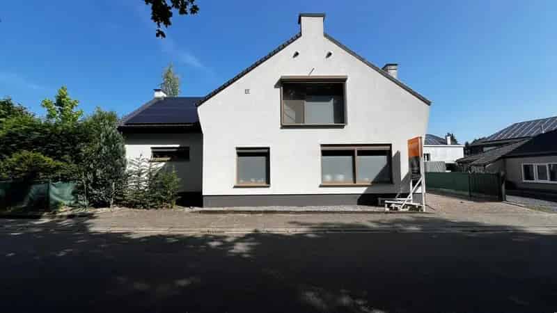 Gezinswoning Eigenbilzen Landelijke Ligging Vernieuwd