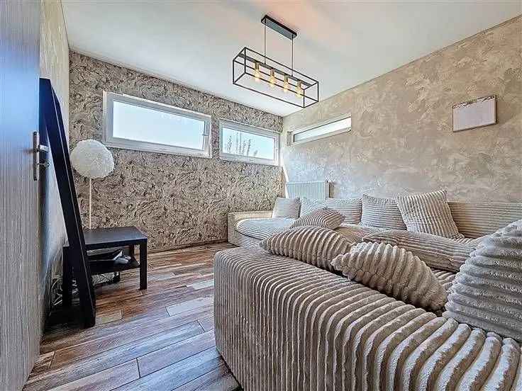 Huis Te Koop - Charmante woning met tuin