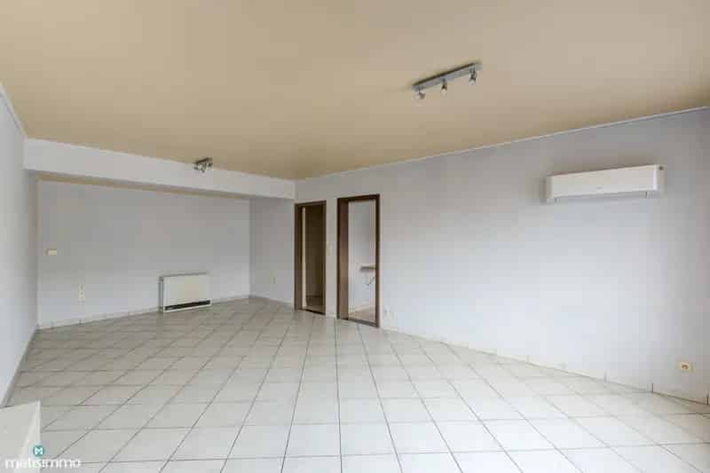 Appartement te huur Genk 2 slaapkamers parkeerplaats