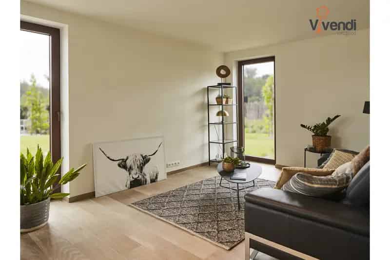 Gelijkvloers Appartement te Koop 87m2 met Terras Parking