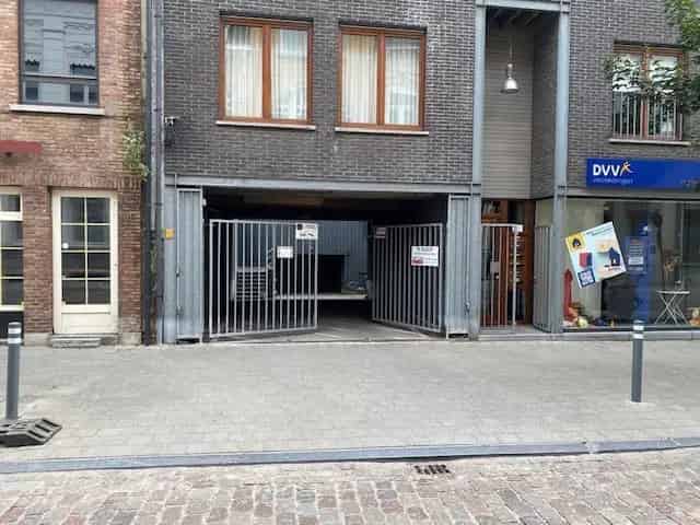 Garage te Koop Lier Centrum - Autostaanplaats Nabij Station