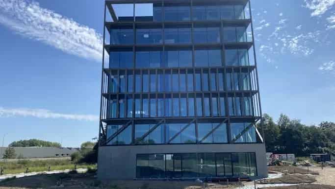 Kantoorruimte te huur Roeselare E403 228m² 10 parkeerplaatsen