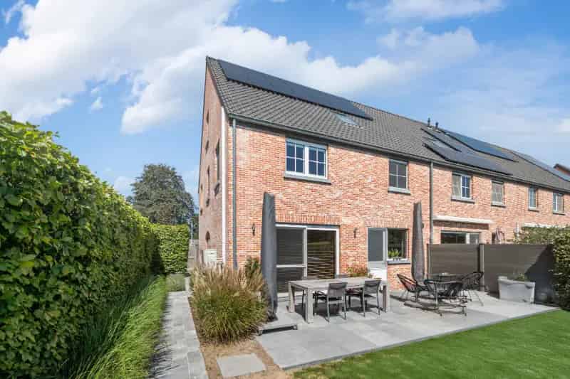 Huis te huur: Recente Cottage Stijl Woning met 4 slaapkamers