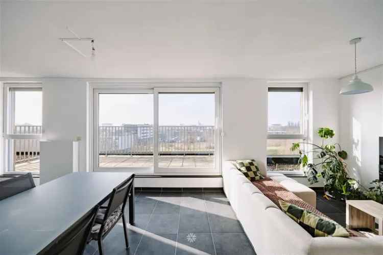 Te koop penthouse appartement Gentbrugge met ruim terras en zicht op Schelde