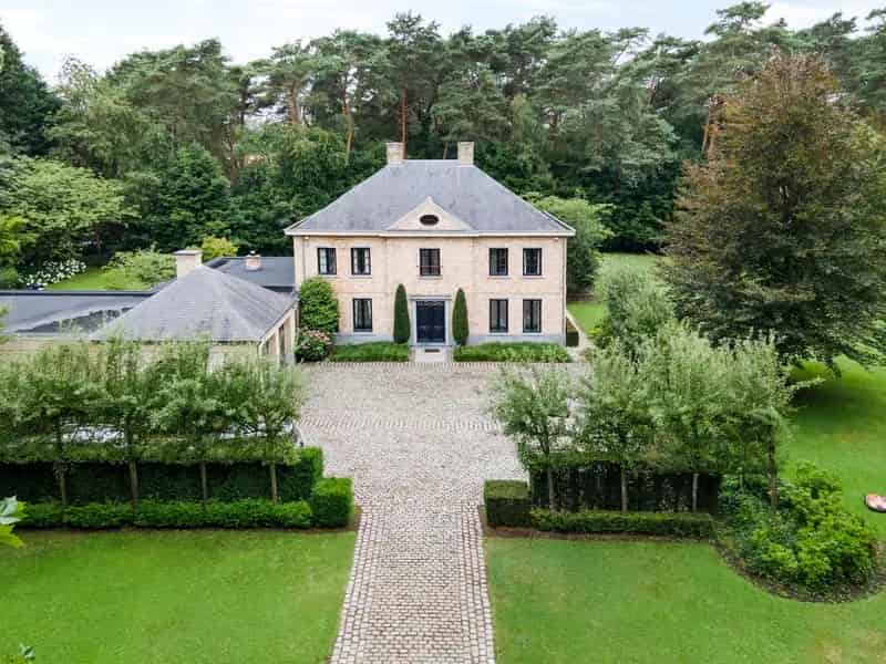 Huis te huur Exclusieve villa met parktuin zwembad sauna