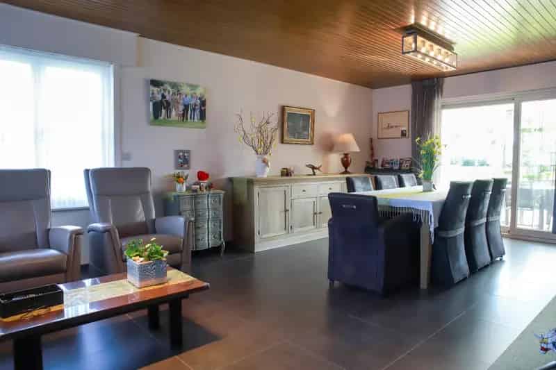 Huis te huur Wakken: Instapklare Villa met Tuin en Garage
