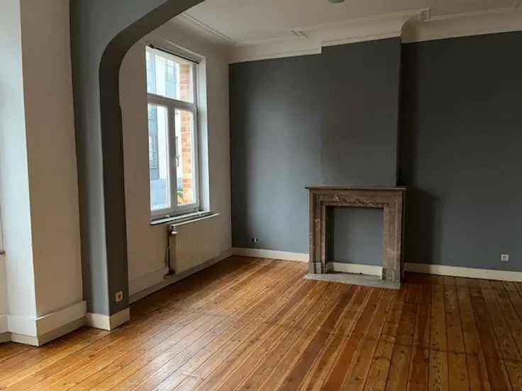 Te koop appartement in Uccle met charme en veel potentieel