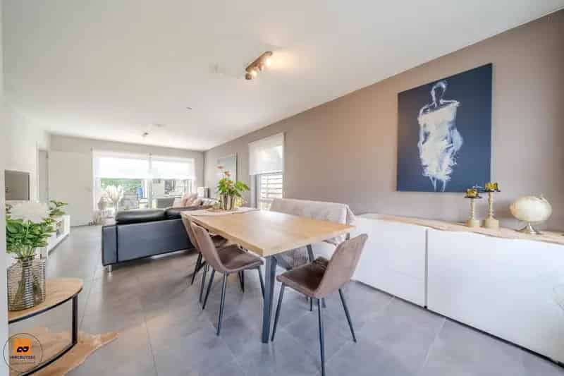 Huis te koop Sleidinge: Instapklare halfopen woning 3 slaapkamers