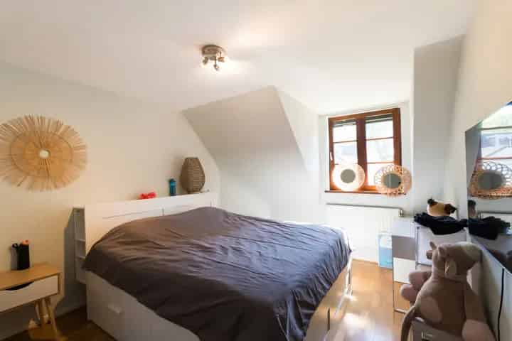 Ruime gezinswoning 4 slaapkamers 2 badkamers garage tuin