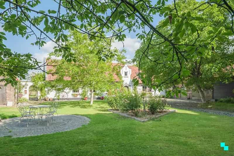 Charmante hoeve in Makkegem