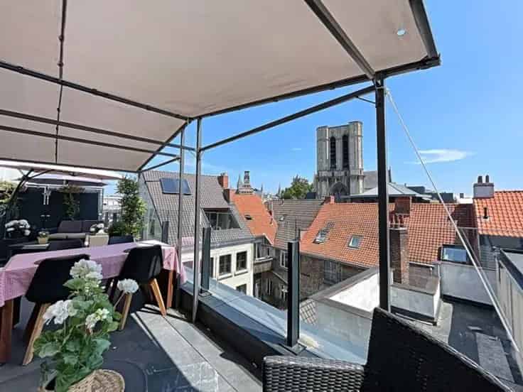 Serviceflat Gent: Penthouse 2 slaapkamers 127m² Vast Rendement