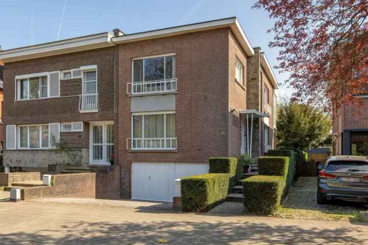 Huis te koop Wilrijk Steytelinck: Ruime woning met tuin en bouwgrond