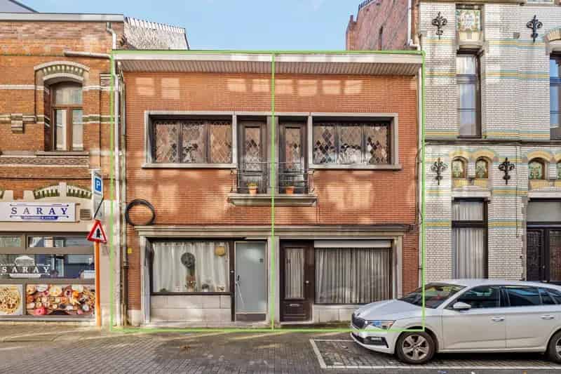 Huis te koop Sint-Niklaas: Grote Dubbele Woning 6 Slaapkamers