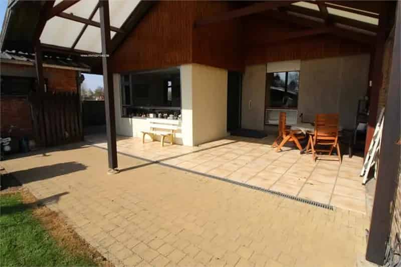 Bungalow te koop Lebbeke - Vrijstaande woning met tuin en garage