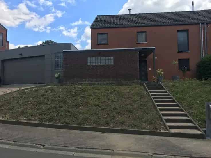 Huis Te Koop: 3 Slaapkamers, Grote Tuin en Garage