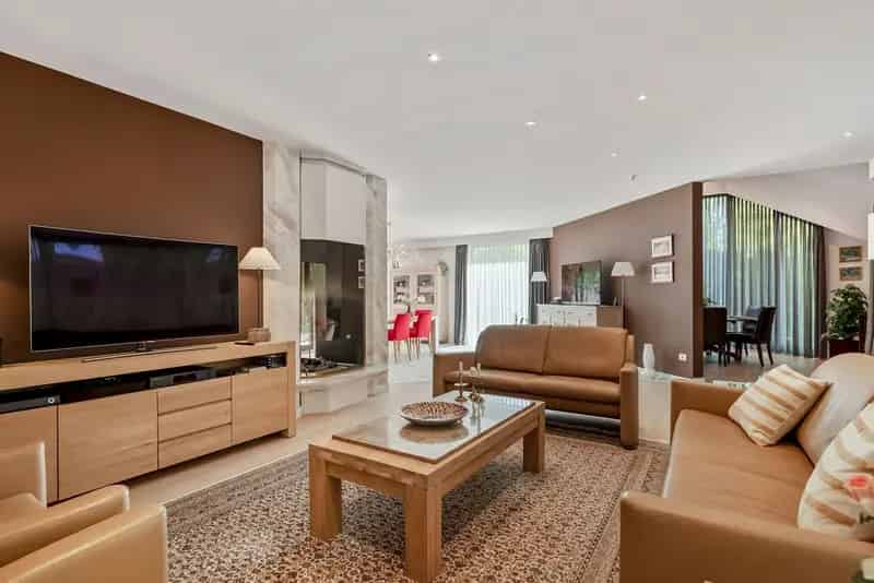 Residentiële villa op hoekperceel 2452m²