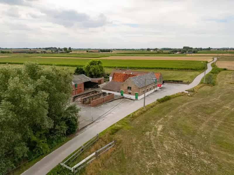 Te renoveren hoeve 6000m² Leffinge