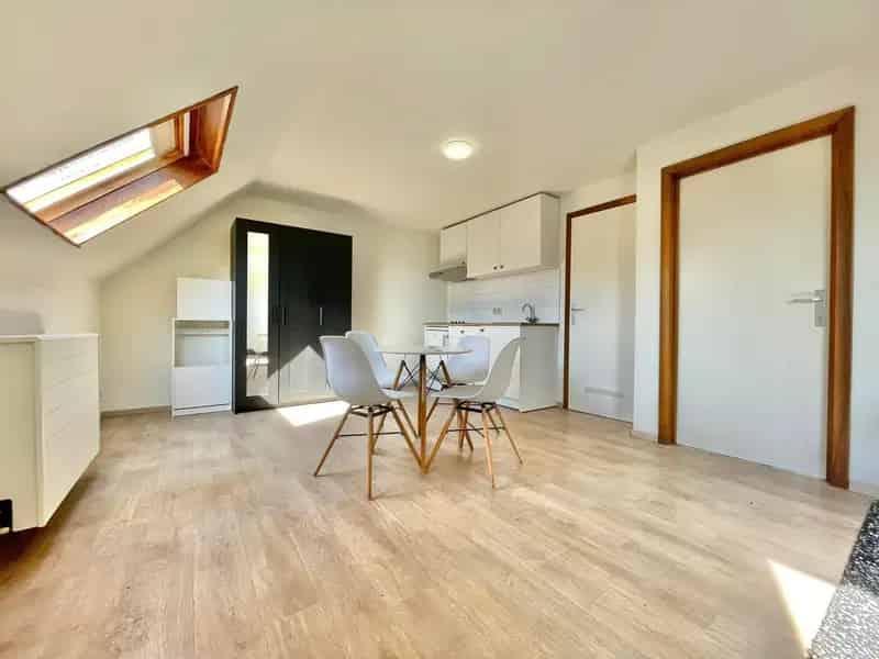 Studio te koop Ieper - Dakappartement met badkamer