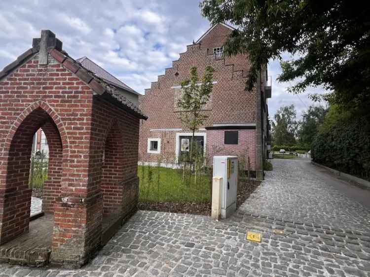 Huis te huur Roosdaal: 3 slaapkamers, tuin en 2 autostaanplaatsen