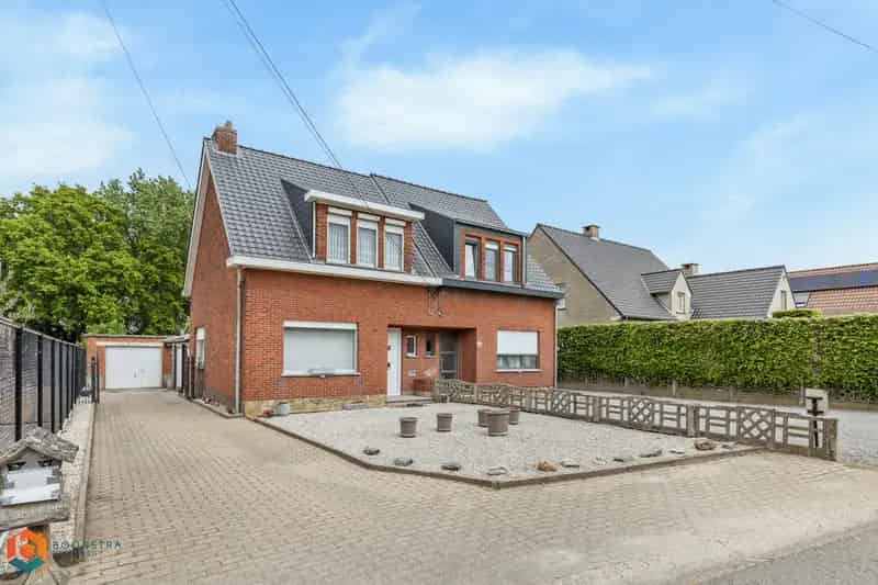 Huis te koop te Putte 2 slaapkamers garage 570m2